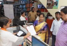 நாகர்கோவிலில் பொது இடங்களில் குப்பை கொட்டிய 2 மருத்துவ நிறுவனங்களுக்கு ரூ.15,000 அபராதம்! நாகர்கோவில் மாநகராட்சியில் பொது இடங்களில் குப்பை கொட்டிய இரண்டு மருத்துவ நிறுவனங்களுக்கு ரூ.15,000 அபராதம்
