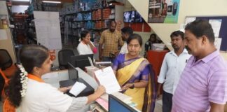 நாகர்கோவிலில் பொது இடங்களில் குப்பை கொட்டிய 2 மருத்துவ நிறுவனங்களுக்கு ரூ.15,000 அபராதம்! நாகர்கோவில் மாநகராட்சியில் பொது இடங்களில் குப்பை கொட்டிய இரண்டு மருத்துவ நிறுவனங்களுக்கு ரூ.15,000 அபராதம்