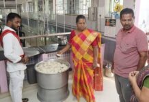 ஆசாரிப்பள்ளம் அரசு மருத்துவமனை அம்மா உணவகத்தில் மேயர் நேரில் ஆய்வு! நாகர்கோவில் ஆசாரிப்பள்ளம் அரசு மருத்துவமனை அம்மா உணவகத்தில் உணவின் தரத்தை மேயர் மேரி பிரின்சி லதா ஆய்வு செய்தார்.