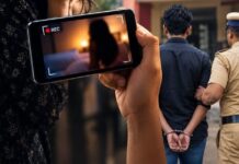 குமரியில் தோழியுடன் தனிமையில் இருந்து வீடியோ எடுத்து மிரட்டல்: வாலிபர் கைது இரணியல் அருகே பெண்ணை மிரட்டியதாக பள்ளி தோழன் கைது
