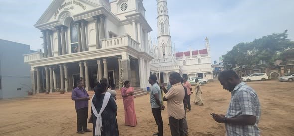 Writing சவேரியார் கோவில் திருவிழா முன்னேற்பாடுகள் – மேயர் நேரில் ஆய்வு நாகர்கோவில் சவேரியார் கோவில் திருவிழாவை முன்னிட்டு அடிப்படை வசதிகள் குறித்து மேயர் மேரி பிரின்சி லதா மாநகராட்சி அதிகாரிகளுடன் ஆய்வு மேற்கொண்டார்.