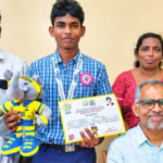 திருச்சியில் நடைபெற்ற முதல்வர் கோப்பை மாநில அளவிலான கேரம் போட்டியில் இரண்டாம் பரிசு பெற்ற குளச்சல் வி.கே.பி. மேல்நிலைப் பள்ளி மாணவர் வைஷால்.