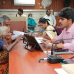 நாகர்கோவில் ஆட்சியர் அலுவலகத்தில் நடைபெற்ற பொதுமக்கள் குறைதீர்க்கும் நாள் கூட்டத்தில் 393 கோரிக்கை மனுக்கள் பெறப்பட்டன.