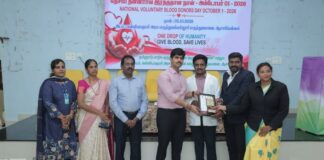 கன்னியாகுமரியில் சமூக சேவைக்காக விங்ஸ் பள்ளிக்கு ஆட்சியர் பாராட்டு! தேசிய தன்னார்வ இரத்த தான தின விழாவில் விங்ஸ் இளம் மழலையர் பள்ளிக்கு சமூக சேவைக்காக கன்னியாகுமரி மாவட்ட ஆட்சியர் திரு. பிரதாப் IAS அவர்கள் பாராட்டு சான்றிதழ் மற்றும் விருது வழங்கி கௌரவித்தார்.