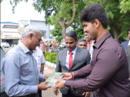 கன்னியாகுமரி மாவட்ட பொறுப்பு நீதியரசருக்கு ஆட்சியர் புத்தகம் வழங்கி வரவேற்பு