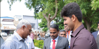 கன்னியாகுமரி மாவட்ட பொறுப்பு நீதியரசருக்கு ஆட்சியர் புத்தகம் வழங்கி வரவேற்பு