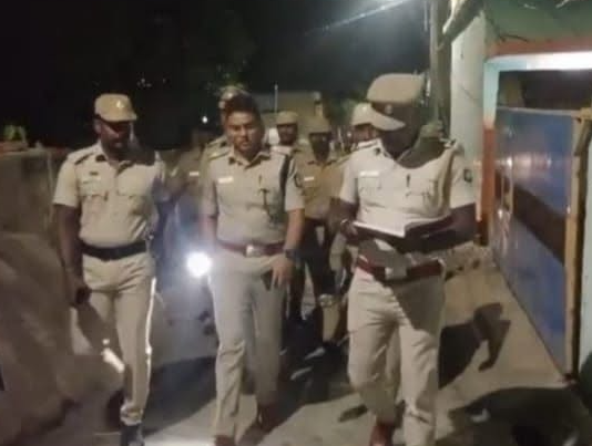 குமரியில் ரவுடிசம் தலைதூக்குகிறதா? வீடு இடித்து சேதம்; கும்பல் அட்டகாசம் Kanyakumari_Sp